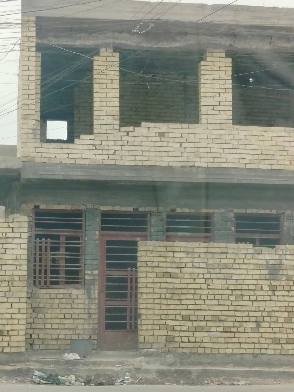 هيكل بشارع خوله 72 متر واجهه 6 ونص نزال 11 مدخلين بناء كلش حلو مقابيله فرع بي 3 غرف نوم و3 حمامات ومطبخ             واستقبال رفت 50 cm مسحوب مي ومجاري السعر عالخاص *********** للبيع
