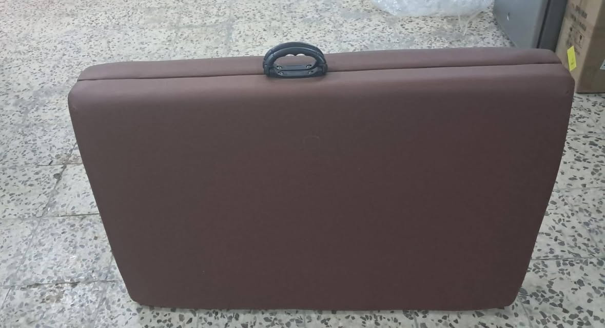 سرير مساج
قابل للطي باللون البني مع فتحة للوجه.
قطعة جديده لك
بدون اي ظرر
اي استفسار خاص
قطع أمزون


**إذا كنت صاحب هذا الإعلان وتريد حذفه لأي سبب، رجاءا أرسل رسالة إلى الدعم الفني**