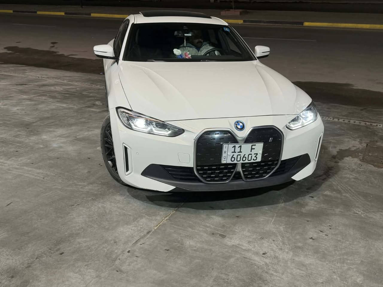 للبيع او مراوس حسب القناعة
BMW i4 eDrive35 M3
موديل 2024 
السيارة كهرباء بلكامل 
ماشية - 29 الف
.
‼️طلب الســعــر الاتصال فقط مناسب مناسب📮
.
‏‎بطارية ليثيوم ايون بسعة البطارية 84 (KWH) تقطع في الشحنة الواحدة ما يقارب الـ 500 كيلومتر
‏‎مدخلين شحن AC / Dc
‏‎الاضافات:
‏‎• فتحة سقف
‏‎• هاند بريك كهرباء مع نظام اوتوهولد
‏‎• عدة انظمة قيادة: Comfort / Sport / Eco Pro 
‏‎• هاند بريك كهرباء HOLD AUTO
‏‎• مقاعد جلدية فاخرة: كهربائية مع ذاكرة تخزين وضعية الجلوس
‏‎• تزيينات كاربون فايبر داخلية
‏‎• شاشة ثنائية منحنية مقاس 14.9 بوصة لنظام المعلومات والترفيه و 12.3 بوصة لشاشة السائق
‏‎• الشاشة تدعم التحكم بالأوامر الصوتية واللمس وإيماءات اليد Gesture Control وتدعم آبل كاربلاي وأندرويد أوتو
‏‎• ماوس للتحكم بالشاشة
‏‎• نظام ملاحة Navigation
‏‎• شاحن لاسلكي للهواتف المحمولة Wireless Charger
‏‎• بلوتوث / نقطة اتصال وايرلس WiFi Hotspot
‏‎• مخارج USB / AUX
‏‎• نظام الرؤية المحيطة 360 درجة بخاصية الـ 3D 
‏‎• تشغيل بدون مفتاح Keyless go
‏‎• نظام الدخول من غير مفتاح Keyless entry
‏‎• حساسات امامية وخلفية
‏‎• نظام تحذير من مغادرة المسار Lane Departure Warning
‏‎• نظام تحذير تغيير المسار Lane Change Warning
‏‎• مساعد الانتباه Attention Assistant
‏‎• مساعد اليقظة Attentiveness assistant
‏‎• نظام تحذير السرعة Speed Warning
‏‎• نظام تدخل التوجيه الذي يساعد في تعديل اتجاه السيارة تلقائيًا للحفاظ على المسار Steering Intervention
‏‎• نظام التحذير من الاصطدام الأمامي والخلفي Forward & Rear Collision Warning
‏‎• مانع انزلاق
‏‎• مثبت سرعة Cruise Control
‏‎• تحكم كامل في المقود مع أوامر صوتية
‏‎• غيارات عالستيرنج Paddle Shifters
‏‎• طارة مدفأة
‏‎• اضاءة ليد داخلية متعددة الألوان Ambient lighting
‏‎• اضاءة ترحيبية
‏‎• أضوية ليزر BMW Laser lights
‏‎• ليد BMW LED headlights
‏‎• مصابيح نهاريةLED ‎
‏‎• مصابيح خلفيةLED ‎
‏‎• جنطات قياس 19 انش
‏‎• مرايا كهرباء
‏‎• مرايا قابلة للطي كهربائيا مع اشارات انعطاف
‏‎• مكيف خلفي منفصل
السياره بصيط صبغ جاملغ وباب فقط وراجع على الابلاد 
بدون برغي نقص
مكان بغداد الكرخ
.
‼️طلب الســعــر الاتصال فقط مناسب مناسب 
.
رقم ***********
