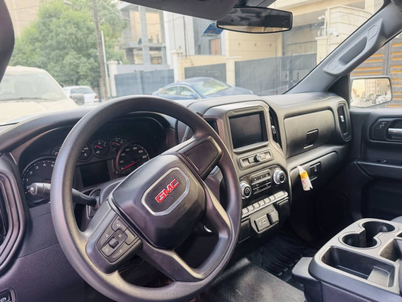 للبيع GMC سيرا 
مديل 2023 
ماشي 29 الف 
بدون صبغ ضرر دعامية فقط 
محرك 2700 
رقم اربيل 
للاستفسار 
***********
تحياتي للجميع
