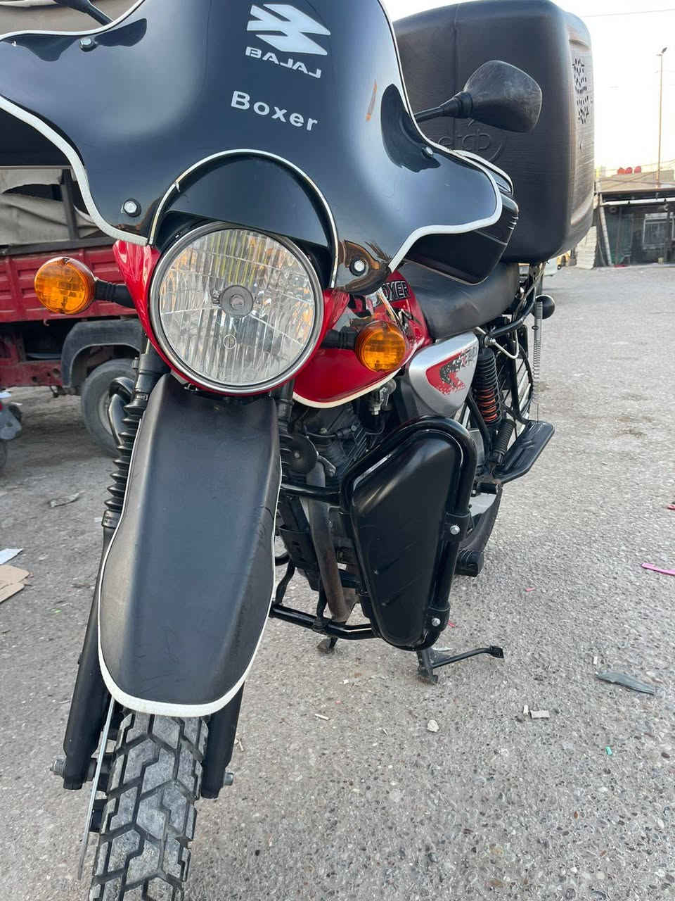 سلام عليكم دراجه بوكسر 23 البيع نضيفه كلش شوفت عينك مزوده ماشيه 45 حقيقي كلشي شغال بيهه رقم وسنويه *********** مكاني بغداد السعر خاص
