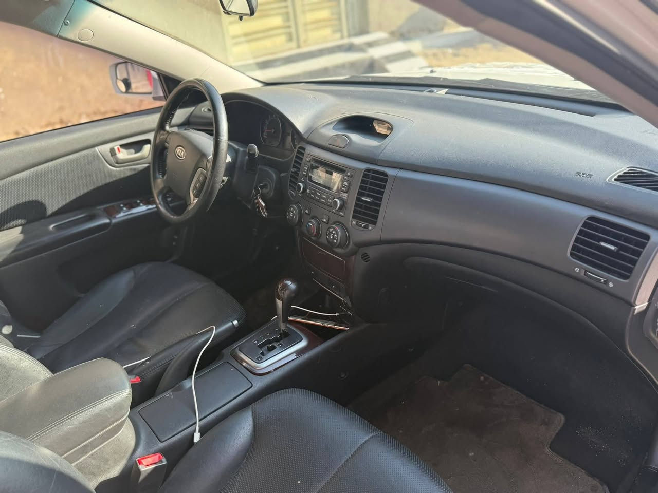 كيا اوبتيما 2008 
اصل 2000 دوش
( متومه بغداد اصلي كصه جنطه ) جديدة حيل بريحة الوكالة جاهزة تخم تاير جديد مسجلة بلي جاهزة كبل للشارع
حدادة 100 بدون اي نقص فول عدا الفتحه
كشنات جلد تتدفئة تبريد اشاير بل مري
تحكم جهتين 
مكاني ناصرية مركز 
***********
