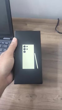 سامسونك اس 24 الترا امزون ذاكرة واحد تيرا مع جميع الملحقات  ب85 الف او...