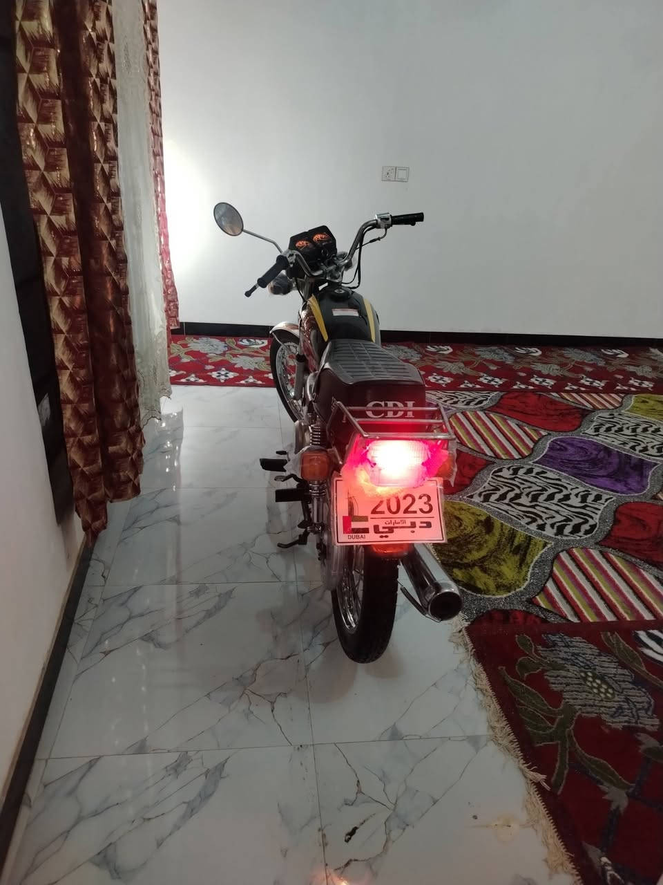 السلام عليكم شباب دراجه موديل 18 اوراق اصولي دراجه جديده وكلشي ما عايزها تعميرتهاا كله جديد كهربائية كله شغاله الدراجه برغي ما عايزها والسعر 575 وبيه مجال والشراي بيه خير ويدلل والاتصال على هذا الرقم ***********
