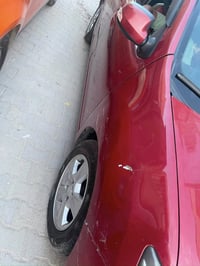 رينو سمبل ٢٠١٧ سيارة جاهزة بيها صبغ اثر تخريب سيارة استعمال نسائي بيها...