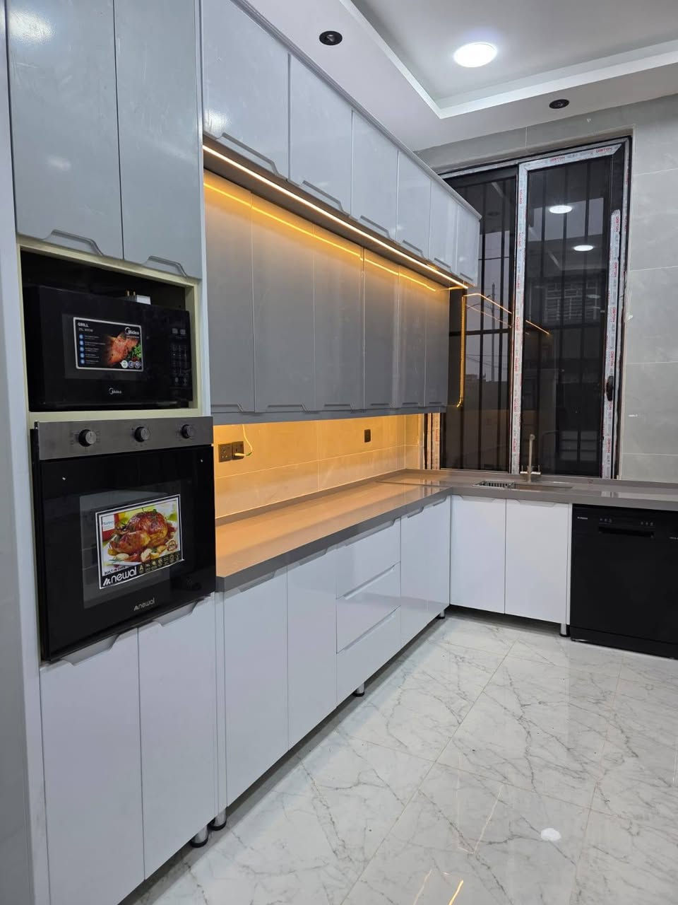 السلام عليكم
( معمل ابو بلحه للألمنيوم ) 
آجمل المطابخ التركيه🇹🇷 بتصاميم مختلفة وحضارية
بأدارة / كريم بلحه
العنوان / بابل - الإسكندرية - الحصوة - السوق الكبير
رقم الهاتف / *********** 
اما الأسعار / مناسبة جداً وان شاء الله نرضيكم
