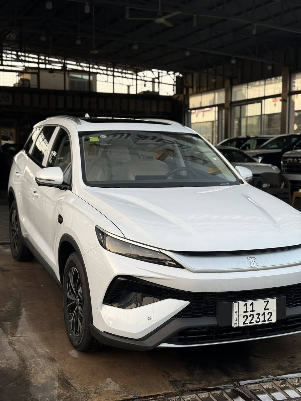 🔷معرض الملك لتجارة السيارات الحديثة🔷

           🔥دخول جديد البي وايدي السونك برو🔥

                   🔥موديل 2025 الون الابيض 🔥

                 🔥مثبت لوحات وسنويه جاهز وكامل 🔥

             🔥العده الكامله الاصيله والبصمات والكارت🔥

الموصفات
🔹مرقم بغداد جاهز 
🔹دخول ذكي 
🔹بصمة تشغيل
🔹رقم بغداد فحص موقت
🔹كرسي كهرباء 
🔹داخل جلد لونين
🔹اوتو بارك
🔹بنروما 
🔹فول سستم ايرباك
🔹ويل كب 
🔹كامرات ١٣ 
🔹هندبريك بصمة
🔹صندوك كهرباء 
🔹شاشه كبيره دواره
🔹نفكيشين 
🔹مري كهرباء
🔹اشاير بل مري 
🔹تبريد قطعتين 
🔹حساس امامي
🔹حساس خلفي 
🔹العده الكامله الاصليه 
🔹منفاخ تاير 
🔹ارضيات اصليه 
🔹فوم تاير 
🔹ماسحات اصليه 
🔹كيبل الشحن الاصلي 
🔹رادارات ٣٦٠ 
🔹يده نيكل 
🔹لايت زنون
🔹لد امامي 
🔹لد خلفي 
🔹علامه خلفي ليزريه

باقي الموصفات المعروفه للسونك البلاس الفول VIP

          🔥يوجد بيع وشراء ومراوس🔥

للستفسار زياره الموقع بغداد النهضه فرع الثالث فرع المصرف 

او الاتصال عله الارقام
***********
***********
