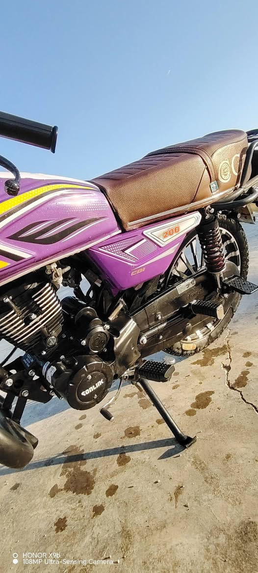 سلام عليكم دراجه البيع كفاله عامه موديل 2025 محرك 200 مكان عزيزية ***********
