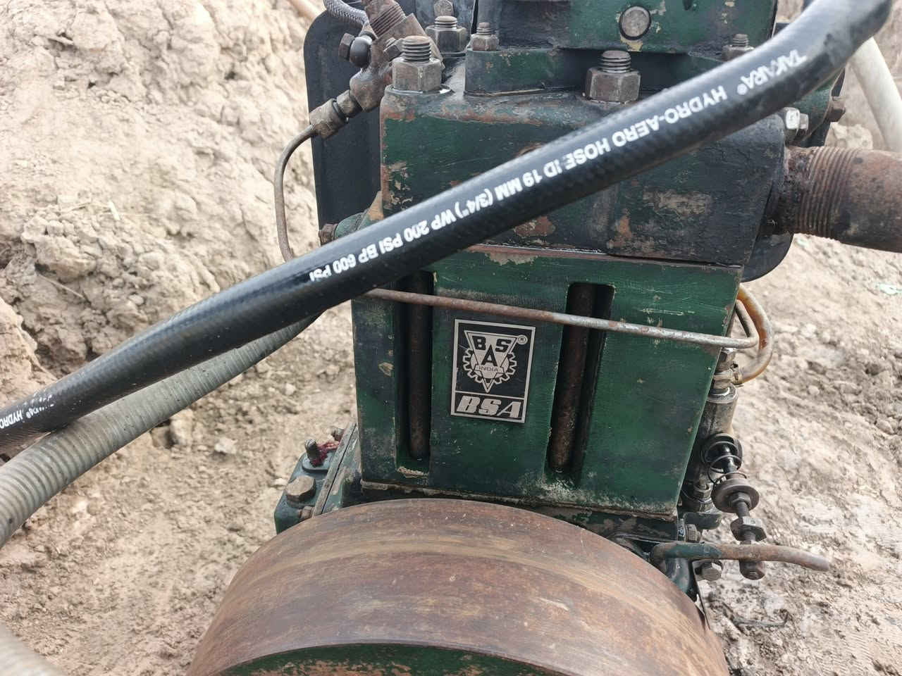 ماطور للبيع 10 حصان نوعيه BsA احسن نوعيه 

محرك مجفت جديد وخنزيره تجفيت جديد 
الخنزيره ام الچبنه 
شرط الشغل 
السعر, 500الف 
المكان حله الحمزه الغربي 
***********
