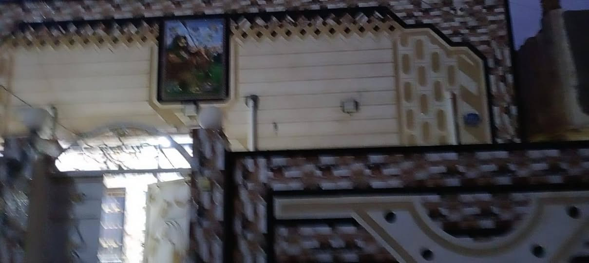 بيت للبيع بحي العمال مساحه ١٥٠ متر قرب مدرسة الحوراء بصف الركن يحتوي على غرفتين وصاله واستقبال ومطبخ وصحيات داخليه وخارجية السعر ٩٣ مع المجال للأتصال ***********
