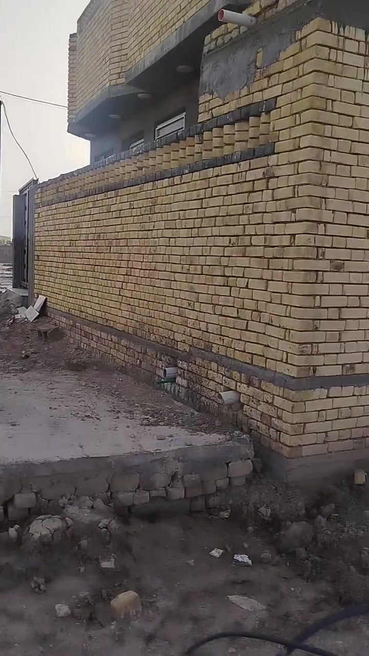 سلام عليكم قطعه زراعي ابشارع المهندس بالجامعة بالصخيين 
المساحه ٢٠٠ السعر ٢٨ وبيه مجال قليل القطعه ابصف الركن ***********
