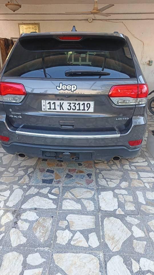 السلام عليكم شباب 
جيب 2014 فول عدة الفتحة السيارة حلوة ومال جناي للبيع سونارهة مرفق بالصور السعر 180 وبيها مجال قليل 
مكان السيارة التاجي للاستفسار  *********** بغداد, العراق
