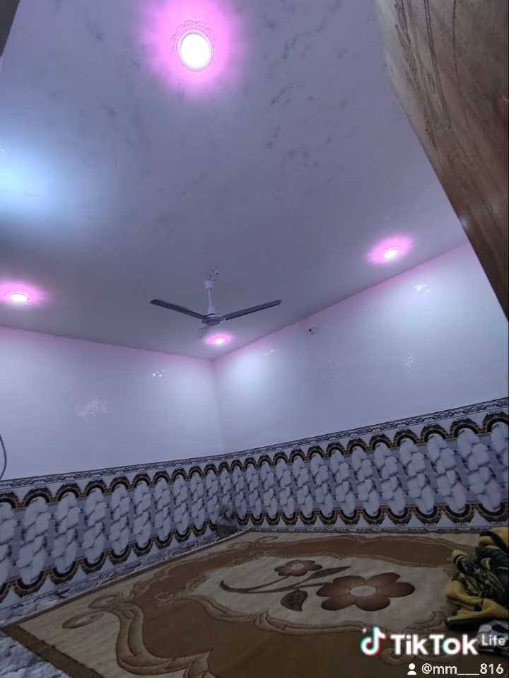 السلام عليكم دار للبيع المكان كربلاء مقابيل جامعة وارث الأنبياء طريق بغداد كربلاء عمود 115 منطقة العوينة البزل الرئيسي مساحة الدار 120متر تحت البناء طابقين سند 25 قرار محكمة يحتوي الدار على 3غرف نوم وصالتين واستقبال كبير ومطبخ وحمامات داخلية وخارجية عدد 3 السعر 90 مليون وبي مجال كلش بسيط لشراي للستفسار الاتصال على الأرقام التالية /*********** /***********
