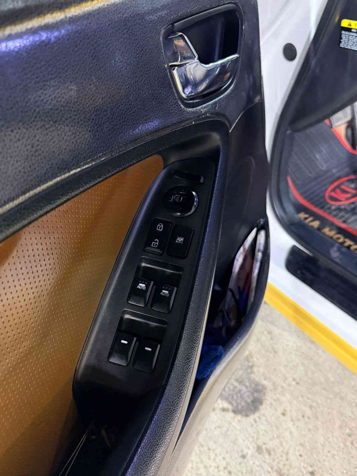 فورتي موديل 14مكينة 2000 جي دي اي
سياره جاهزه للاخير تبريد دوشمه تخم تاير باتري جديد صدر خير من الله 
صور الحادث بالمنشور حادثهه بسيط 
باسمي تحويل مباشر مصفره هيأة وغرامات 
رقم انكليزي
مكانهه بغداد المشتل 
السعر 103 وبيهه مجال

***********
