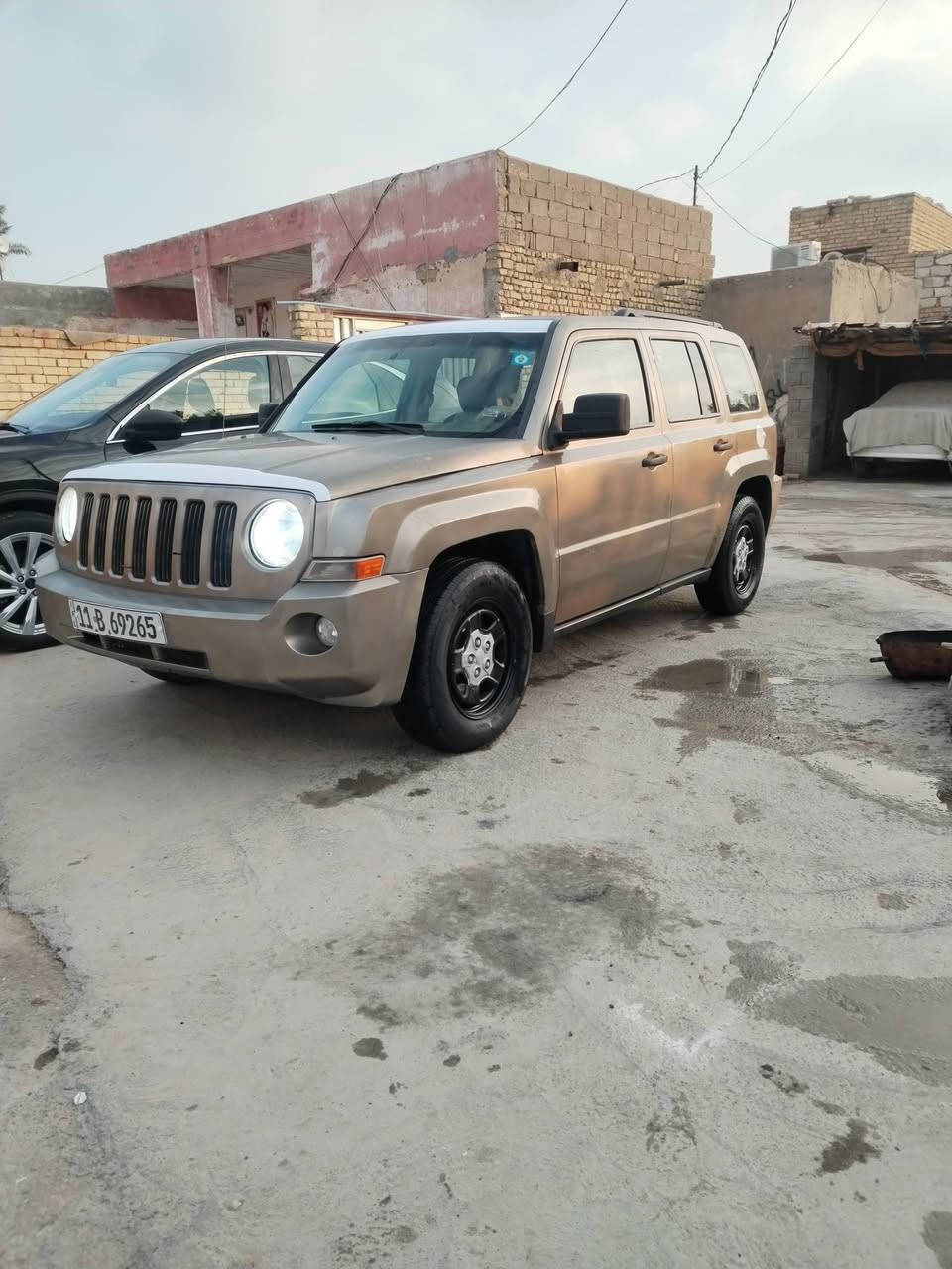 سلام عليكم سياره للبيع جيب باتريوت 2008 مكينه 2400سياره حادثها صفحت سايق مكينه كير تبريد تخم تأير دوشمه كهربايات شاشه كامره لايت زنون سياره مال بيت وجاهزه كلش سعر 75 وبيها مجال بصيط العماره رقمي ***********
