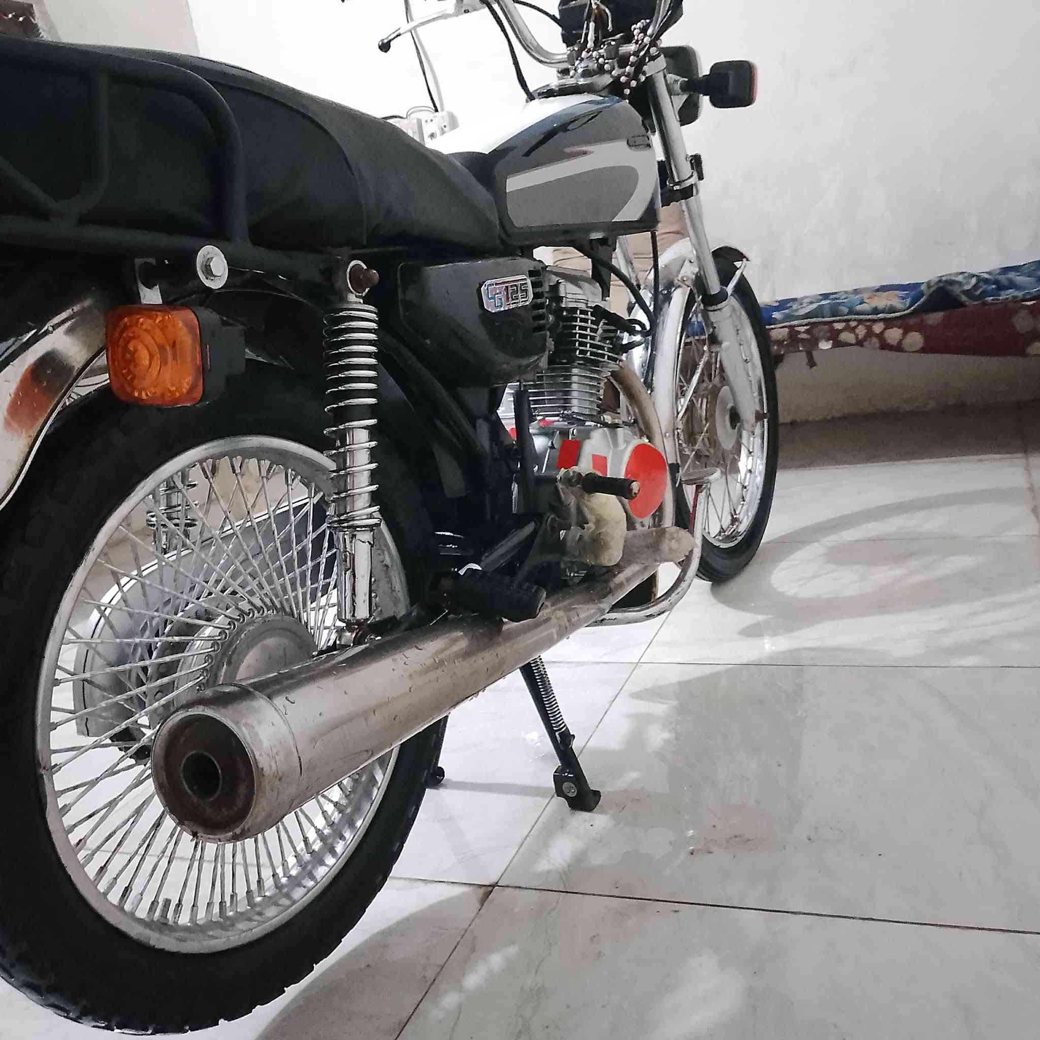 السلام عليكم مكلف بل نشر خاص لا تجي دراجه اربعه كير موديل ٢٠١٩ دراجه كلش نضيفه مكينه ٢٢ مفتوحه مبدل بيه والفات السعر ٦٠٠ وبيه مجال ‏‪***********‬‏ تصل وبيك خير وتدلل
