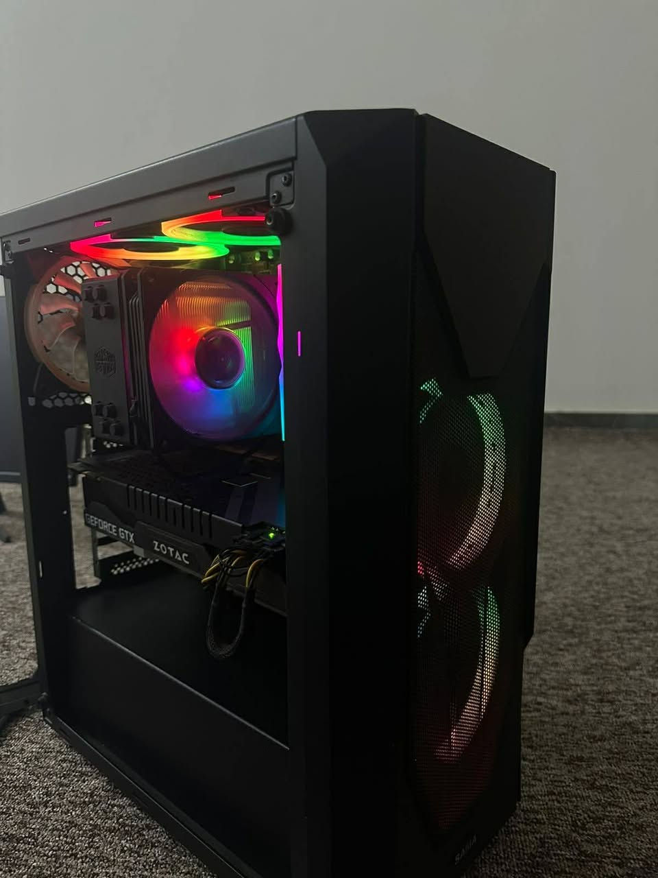 سلام عليكم تجميعه نظيفة وتشغل كل الالعاب بسلاسه كارت شاشه ب ٣ مراوح
 كسر سرعه معالج تكدر CPU : i5 9600k + cooler master fan
GPU : Zotac GTX 1080ti extreme Edition 11GB 
RAM : 16gb 2x8 3200HZ RGB
M.B : msi Z390 gaming plus
P.S : 750W RGB
HARD : 1tb + 256 SSD Kingston  
CASE : Sama
مكاني بغداد جميلة الأولى
تواصل واتس اب ***********
السعر 750الف
