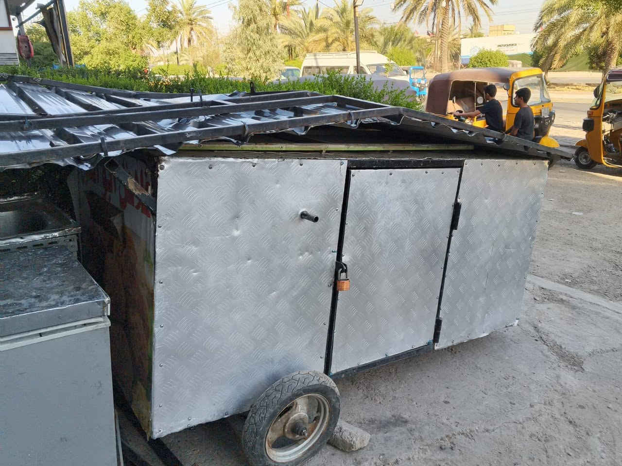 السلام عليكم ورحمه الله وبركاته
ميز كببير للبيع بس السقف وأكع
مع قناني غاز 
مع مثرامه فلافل 
عنواني بغداد الشعله


**إذا كنت صاحب هذا الإعلان وتريد حذفه لأي سبب، رجاءا أرسل رسالة إلى الدعم الفني**