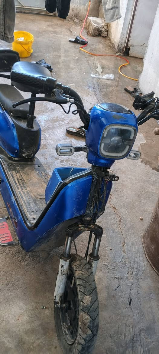 مطور شحن للبيع او مراوس بمطور شحن كلو شقال اشاير هورن لايت شقال  رقم  *********** المكان موصل حي العامل قرب نزلت تل ارمان
