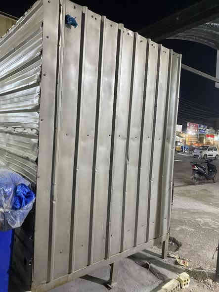 ￼ سلام عليكم كرفان للبيع جاهز من كهرباء من كل شيء سعر 300,000 وبي مجال مكان الزعفرانية شارع الكهرباء 
***********￼
