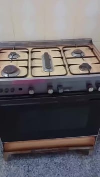 طباخ • نظيف • عيون وفرن شغال