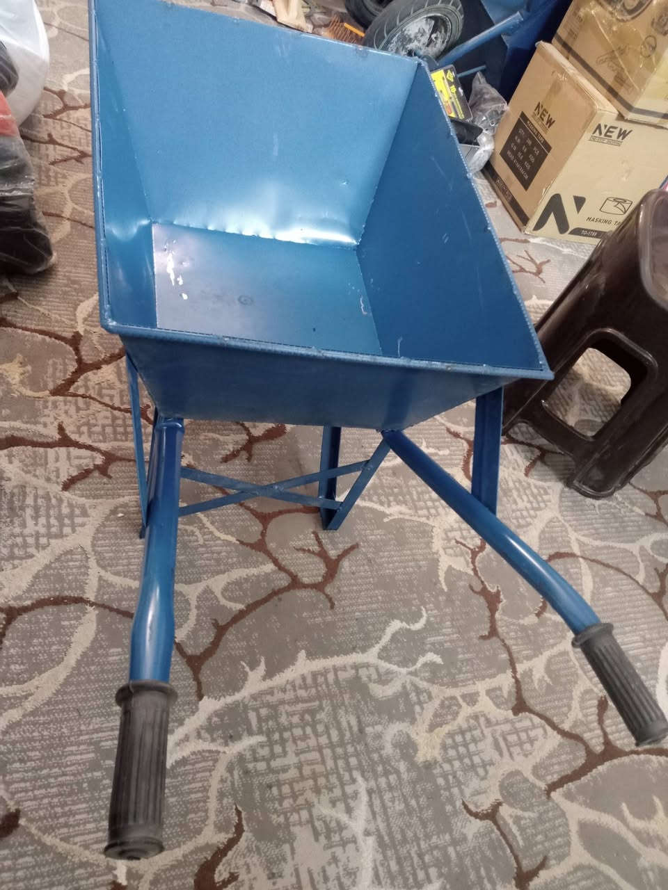 يوجد توصيل
تواصل #رقم واتساب  ***********
تانكي ماء ابو ال ٥٠٠ لتر سعر ٣٥ الف دينار
درج ٦ باية - سعر ٢٥ الف دينار 
عربانة دفع - سعر  ٣٥ الف دينار فقط
للحجز والاستفسار
