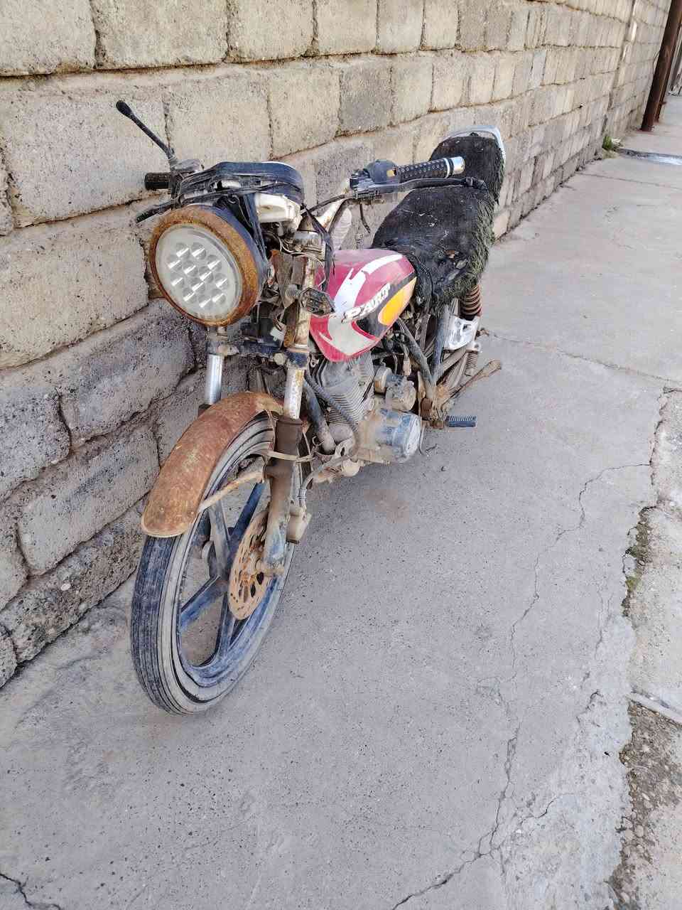 ماطور خلدون انطيك محرك فقط شغال وترايك وين ماتريد اسعر قفل 100


**إذا كنت صاحب هذا الإعلان وتريد حذفه لأي سبب، رجاءا أرسل رسالة إلى الدعم الفني**