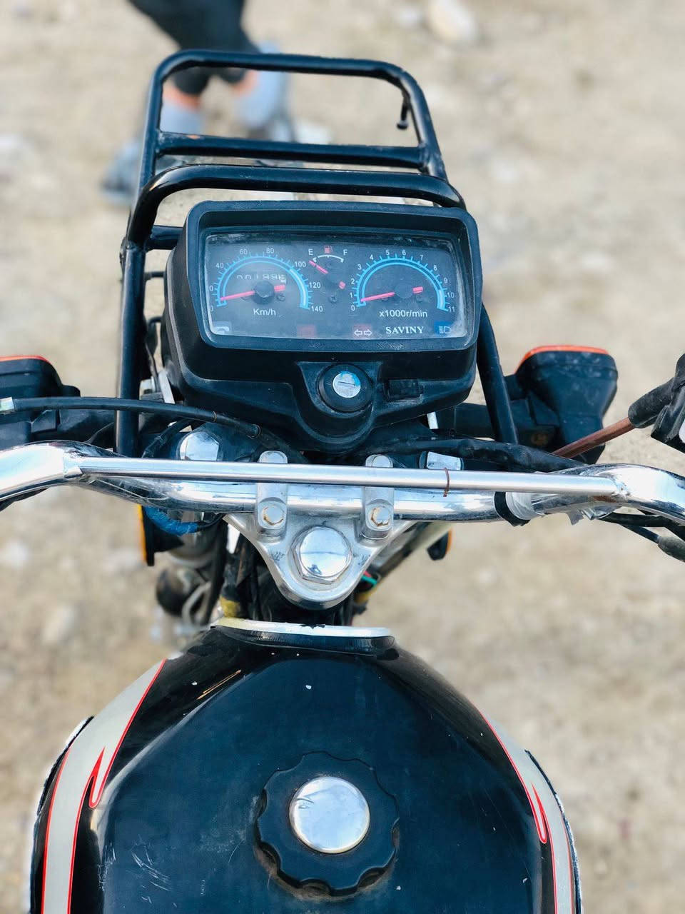 السلام عليكم موطور سافين موديل 2023 للبيع محرك ما مفتوح شرط كهربائيت شغله تواير جدد  وياله جدد ما يعوزو برقي السعر 475 وبي مجال مكان الشرقاط انتصل و تبشر ***********
