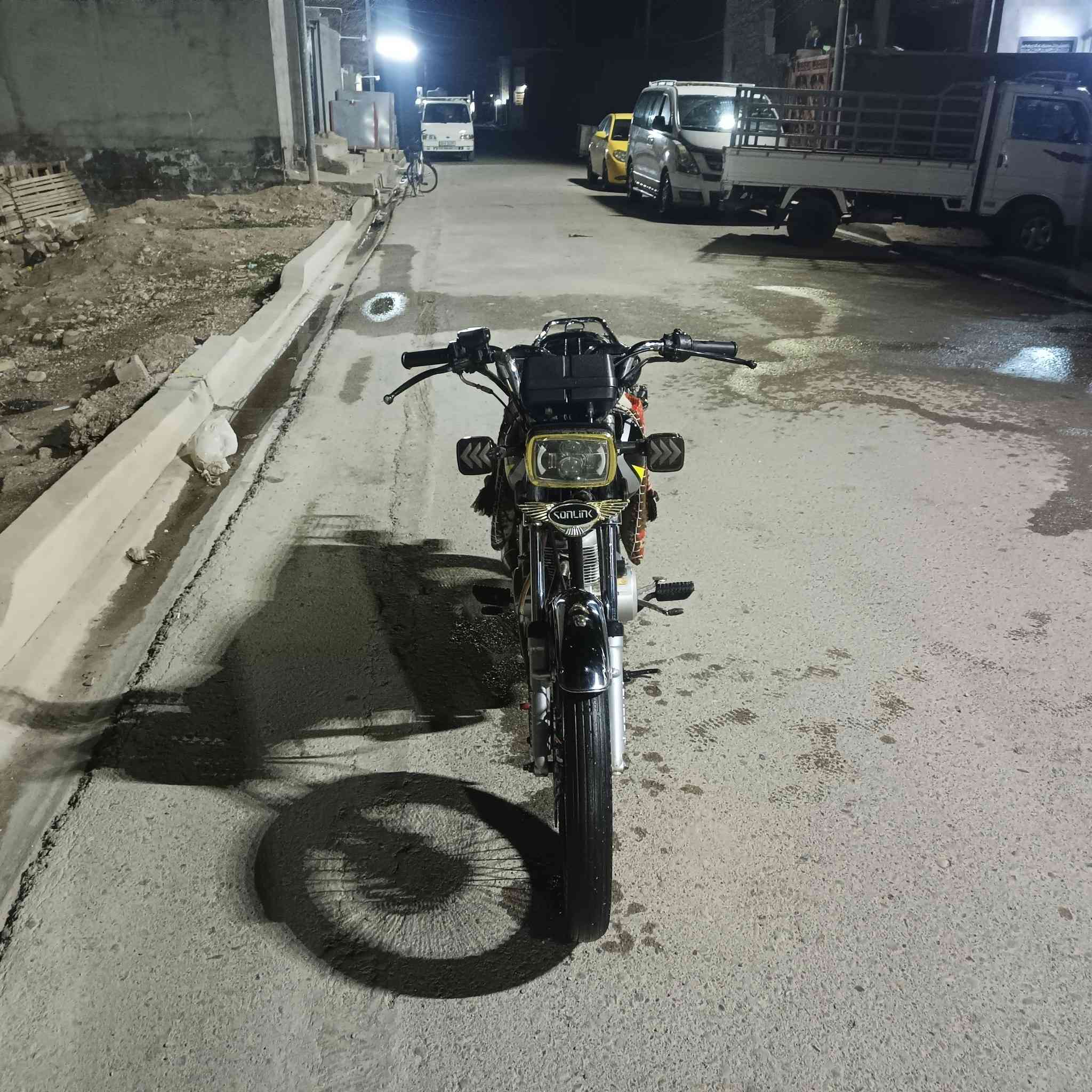 اسلام عليكم
تايكر 24.   
كفاله عامه مابي نقص ابد.  
كهربائيات شغله
شلعه معدل فول
دراجه حلوه وجدديده.
السعر 550 وبيه مجال
العنوان ديالى بلدروز.  ***********
