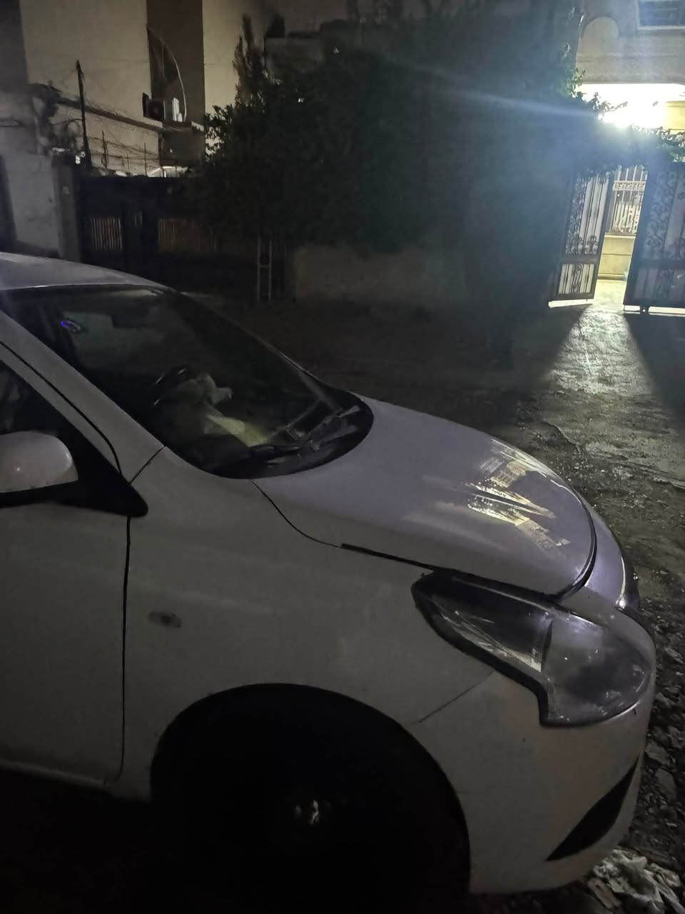 السلام عليكم نيسان سني2019 ب اسم الشركه اتعهدلك بالتحويل ومكان الشركه موجود والوكيل موجود السياره داخلها نضيف وحلو ومرتبه ماشيه 240 الف ع ايدي من يومها لحد هذا اليوم تخم تاير جديد كير كفاله مكينه بيها صوت رواجز اثر دهن تعبان اكفل المكينه بكلشي وترايك وين متريد وع الفحص تبريد كفاله جاهزه من كل النواحي صدرها زين شويه يرادله ترتيب السعر 92$ وبيها مجال التواصل *********** اعتذر عن الاطاله.
