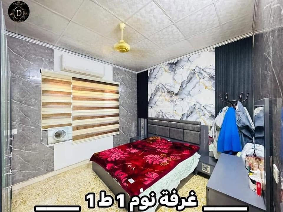 دار للبيع طابقين  في حي الملايين مقابل المول الهيكل مساحه 100متر ثلاث غرف واجها 5 السعر 75مليون وبي مجال للاستفسار الاتصال على *********** او ***********
