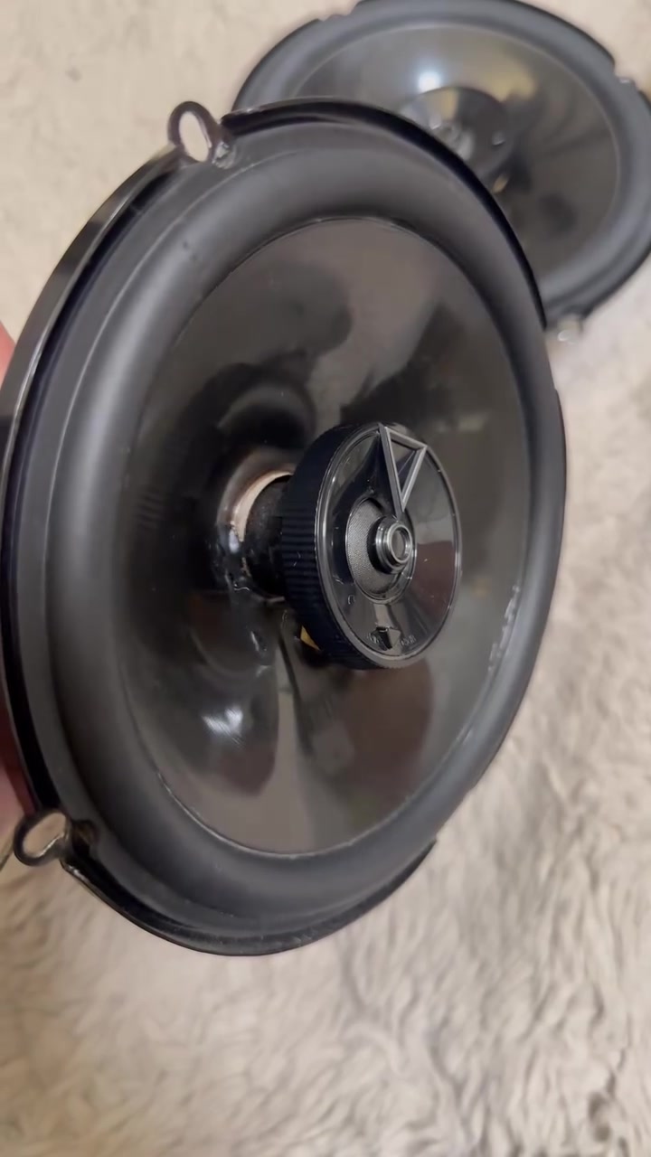 متوفر سماعات JBL CLUB مستعمل قليل ☠️💀🔊
يتوفر سماعات ‏JBL CLUB حجم 6.5 انج تخم مستعمل قليل🔊💀

180 واط و60 ارمسس 💀سماعات اصلي وكاله 🔊 تفاصيل بل صور

يوجد توصيل لكافة المحافظات 🔊


**إذا كنت صاحب هذا الإعلان وتريد حذفه لأي سبب، رجاءا أرسل رسالة إلى الدعم الفني**