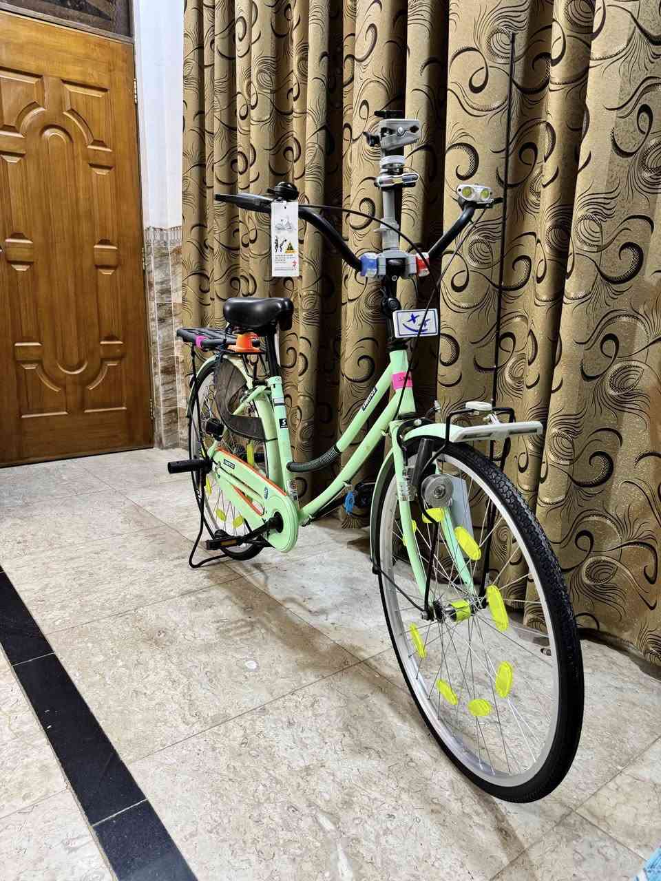 سلام عليكم
للبيع موديل 22


**إذا كنت صاحب هذا الإعلان وتريد حذفه لأي سبب، رجاءا أرسل رسالة إلى الدعم الفني**
