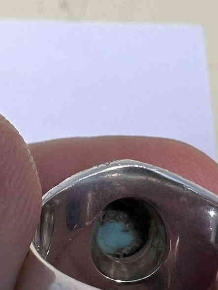 خاتم فيروز نيشابوري صافي لبه غير معالج طبيعي وبصياغه قلم زني تحفه العنوان الكوت للاستفسار الاتصال على ***********
