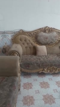 كنبة • يحتاج غسيل • مع طبلات