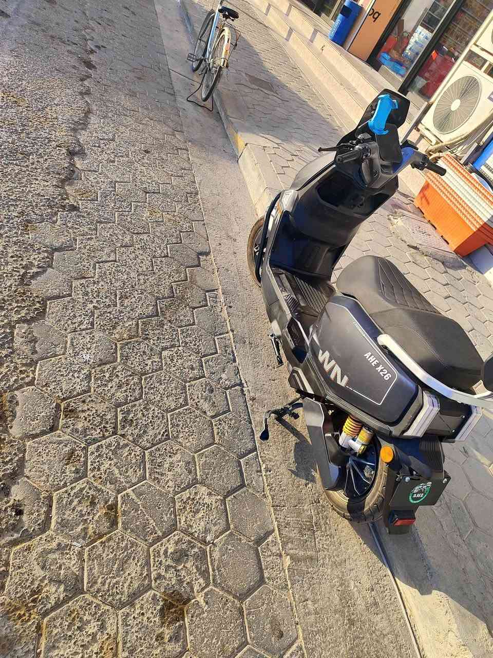 دراجه  موديل 2026 كهرباء 
6 بطاريات 

ماطور 2500W اربع سرعات سرعة 120 km 

بريكات امامي خلفي ديسك 

دبل دبلات امامي خلفي 

درع امامي مع جك نصفي و جك كامل 

دبل إشاره مع أربعة أشاير 

رماش عالي ناصيي 

كشن تطريز جلد 

صندوق كبير يسع 

مخرج شحن هاتف 

مع الشاحنه الاصلية مع بصميتن  ومفتاحين

السعر 900 الف قابل للتفاوض استعمال  ثلاث اشهر


**إذا كنت صاحب هذا الإعلان وتريد حذفه لأي سبب، رجاءا أرسل رسالة إلى الدعم الفني**