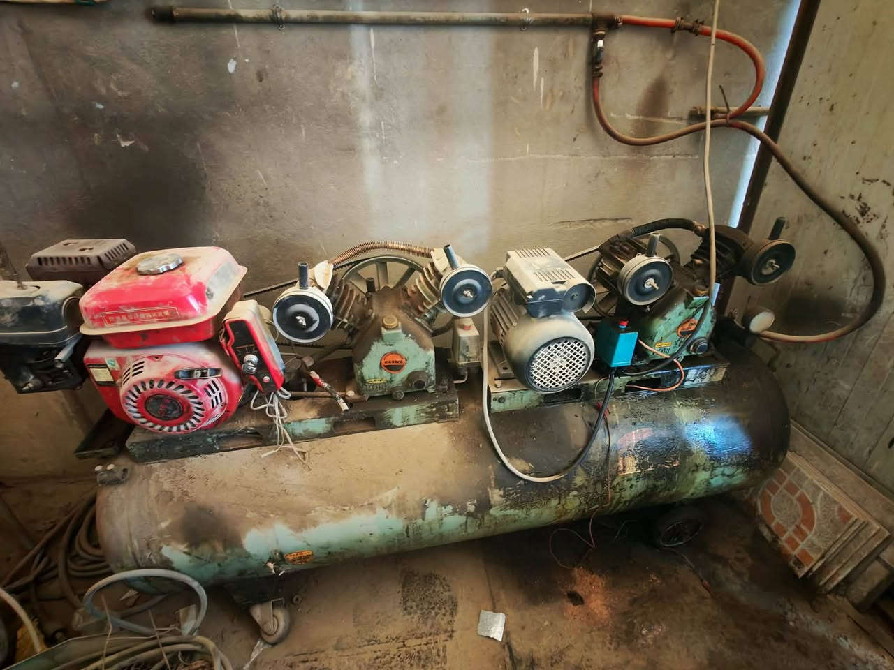 محل بنجر. + دهن للبيع. موقعه. ديوانيه.  محل. سعره 4 مليون.  وتفاصيل. وتساب *********** او متواجد فيس
