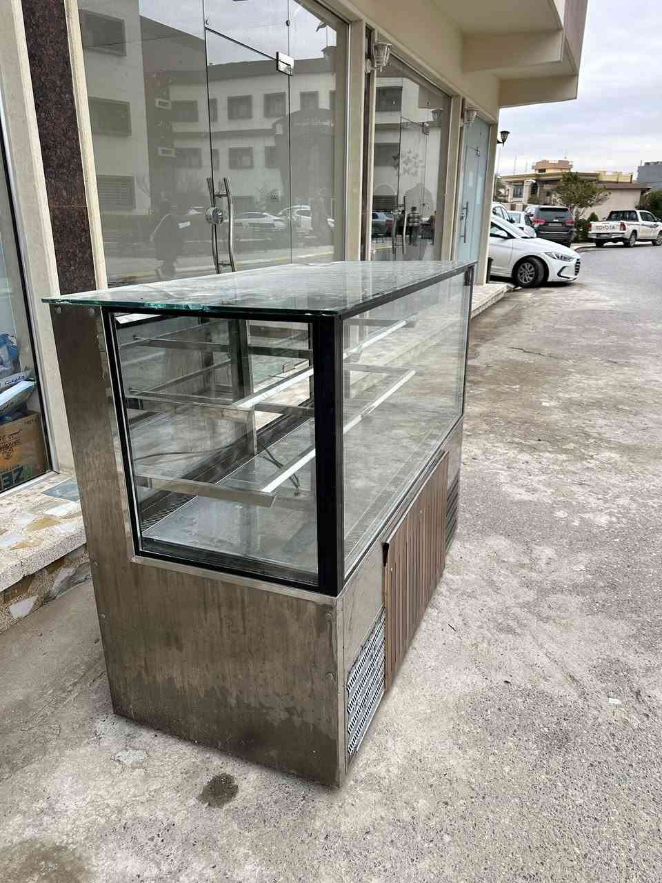 عرضة كيك تركية تربيد فول رقم واحد جام الفوكها مفطور بس تبرد مابيها اي مشكلة السعر 1000100000مليون ومئة الف تاخذها شرط الشغل *********** العارضة متوفرة بالجانب الايمن بمنطقة الجوسق داخل جامعة نينوى الطول 154 العرض 73
