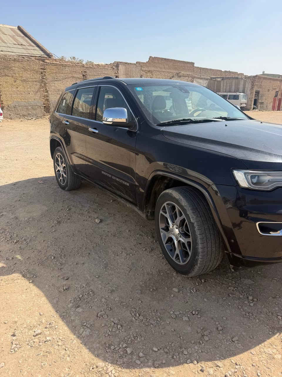 Jeep Lmtd
2022
فول مواصفات وارد خليجي  اوفر لاند وميحتاج اذكر شنو مواصفات ال اوفر لاند رقم بغداد ماشيه 146 الف كيلو 
سياره جديده بمعنى الكلمه اي نقص مابيه وسياره مكفوله كفاله عامه بيها شبر صبغ بل بنيد فقط 
عنواني الحله 
رقمي *********** حلة, بابل
