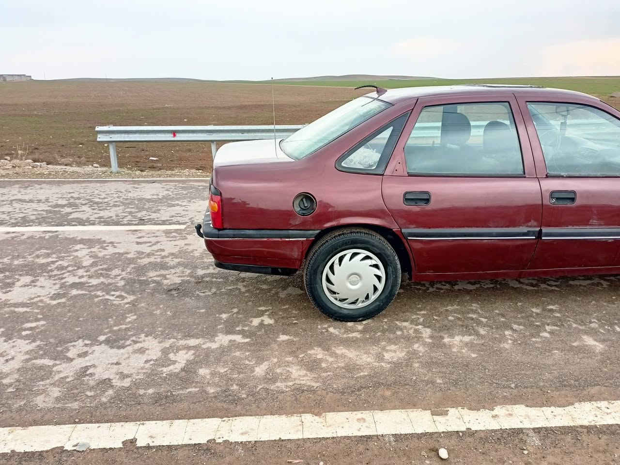 اسلام وعليكم فكتراا محرك 16 مويديل 91 محدثه 93 محركه وكير انضاف مصبوغه جماليه بدون معجون 
السعر 36 العنون موصل. 
الرقم***********
