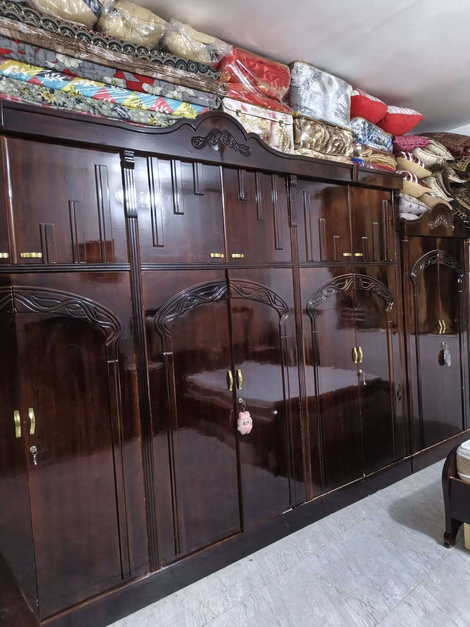 غرفه نوم للبيع ماصارلها هواي متروكه *********** السعر خاص

