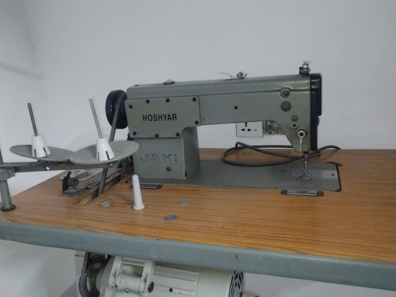 ماكنة خياطة ياباني نوع جاكي كلش نظيف 175 الف 
واتس ***********
