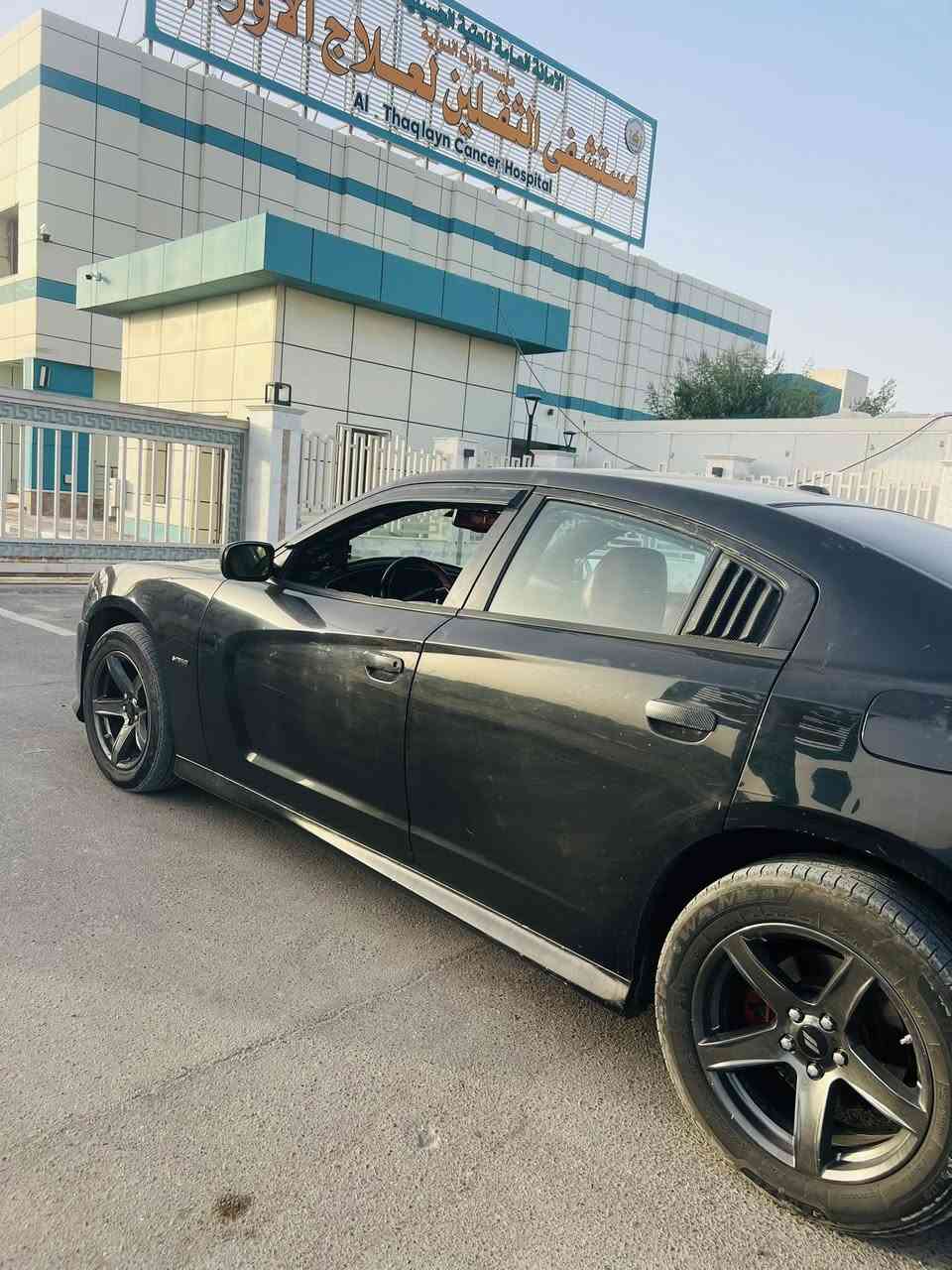 السلام عليكم
جارجر 14 هيمي فول 1على 1 
السعر 160مع المجال 
بيع او مراوس بكوري 
رادار امامي وجاني وخلفي  بصمه وفتحه 
فول السياره 
رقم بغداد مميز الجديد باسمي 
وارد امريكي 
حادثها بنيد فقط واطراف الجاملغات 
والجاملغ الخلفي مرشوش كلير 
السياره جاهزه من كلشي 
كير حداد تبريد ويل جديد كهربائيات لايتات جدد 
ملاحظه بيها بداية مكيه 
السياره تمشي كلشي ما بيها 
بس ابيع مكيه كايمه ينزل من سعرها فلوس المكينه 
مكاني بصره ***********
