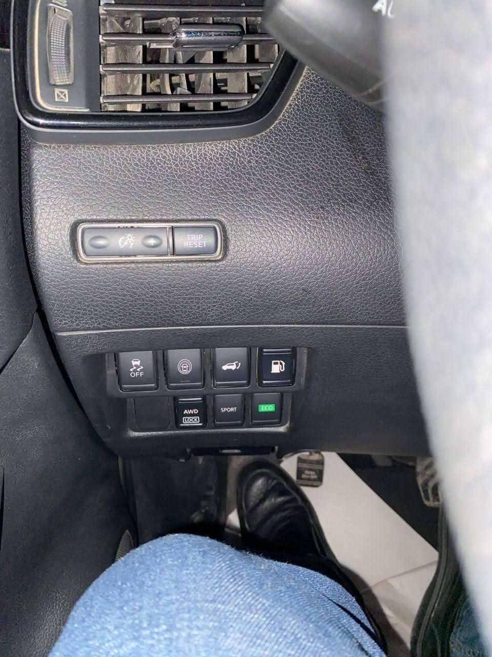 نيسان روج 2019 SV
ماشية 50،000 

المكينة 4 سلندر 2500 تنفس طبيعي

 

الضرر بونيد مبدل + باب النفر الخلفي بيه تعديل بارد وشخط

ايرباك ستيرن مبدل اصلي 

شاصي و دواخل سليمة

المواصفات : 

بصمة + تشغيل عن بعد 

كرسي سائق كهربائي

شاشة + كاميرا خلفية 

تبريد شاشة

تدفئة مقاعد

رادار امامي وخلفي 

تحديد مسار 

نقطة عمياء 

قطعتين تبريد 

صندوق كهرب وبحركة القدم 

اشارة وهيتر بالمراية 

ليد امامي + كشاف ضباب 

تحديد مسار + تحكمات ستيرن 

مثبت سرعة 

سبورت + ايكو  

طخم تاير جديد

كوبون بانزين 

الموقع / معرض رماح الموصل

*********** واتساب

السعر 159
