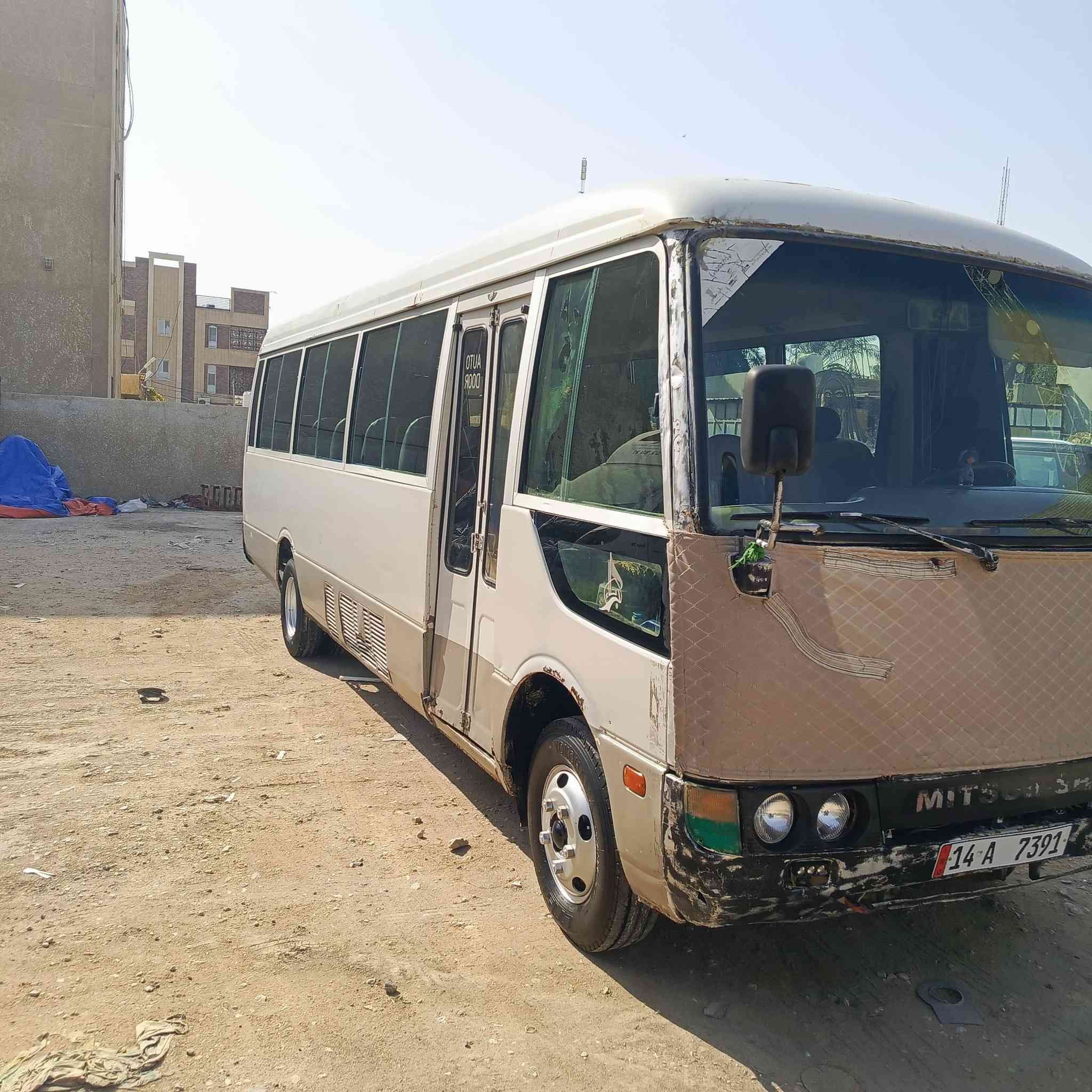 سلام عليكم من رخصة صاحب الكروب /كوستر روزه 2001سياره حلوة سياره جاهزه رقم انكليزي تحويل ثاني يوم بصره تخم تاير جوبلس سعر خاص مكان سياره سماوة الرقم ***********
