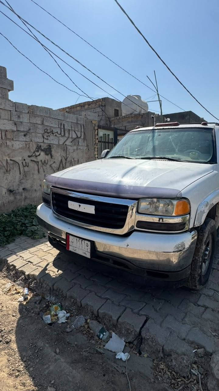 سلام عليكم جمسي 2001 فيفي 8راكب 8براغي سياره كامله بيها خط بغداد نجف سياره جاهزه من كلشي السعر 82 وبيها مجال  الرقم ***********
