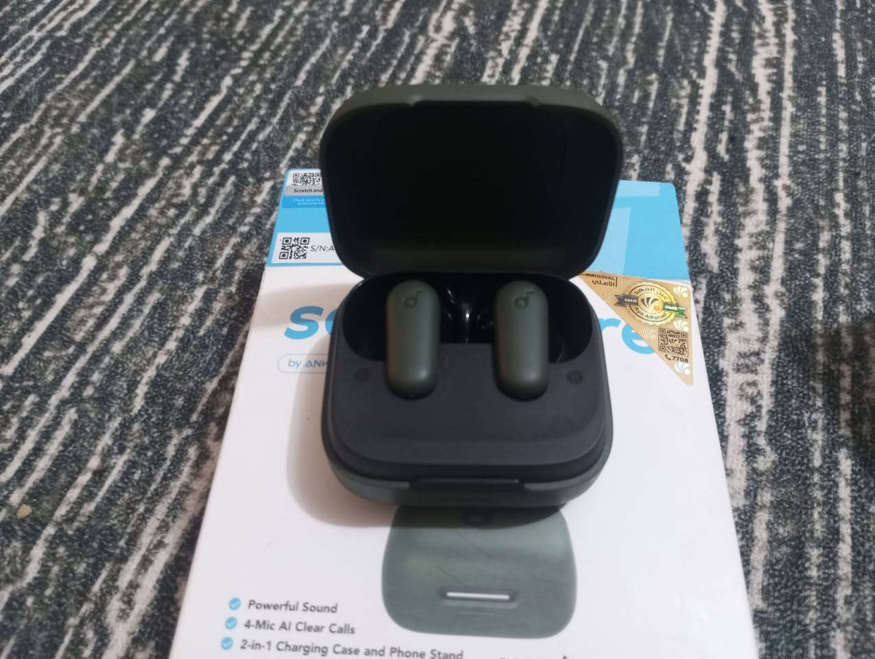 السلام عليكم ورحمة الله وبركاتة للبيع سماعة Anker Soundcore R50i NC الأصلية بحالة ممتازة جداً، مع الكرتون والعلبة الأصلية. تحتوي على عزل ضوضاء ANC، بطارية تدوم حتى 45 ساعة، 4 مايكات للمكالمات الواضحة، ومقاومة للماء IP54. اللون أخضر غامق مستعمله يومين بس شرط النظافه فول  السعر 35 وبيها مجال مكاني واسط.قضاء بدرة  الشراي يجي خاص ***********
