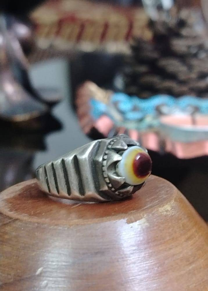 السلام عليكم خواتم جزع نواعم كلش حلوات
صياغه يدويه ثكيله
يوجد توصيل لجميعً المحافضات
***********
