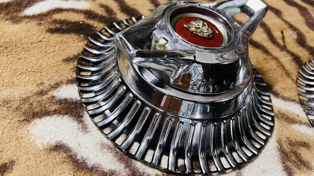 سلام عليكم ملكوري عالي للبيع شاخات اصليه ولكبات جدد 100/100 شرط موس 
***********
