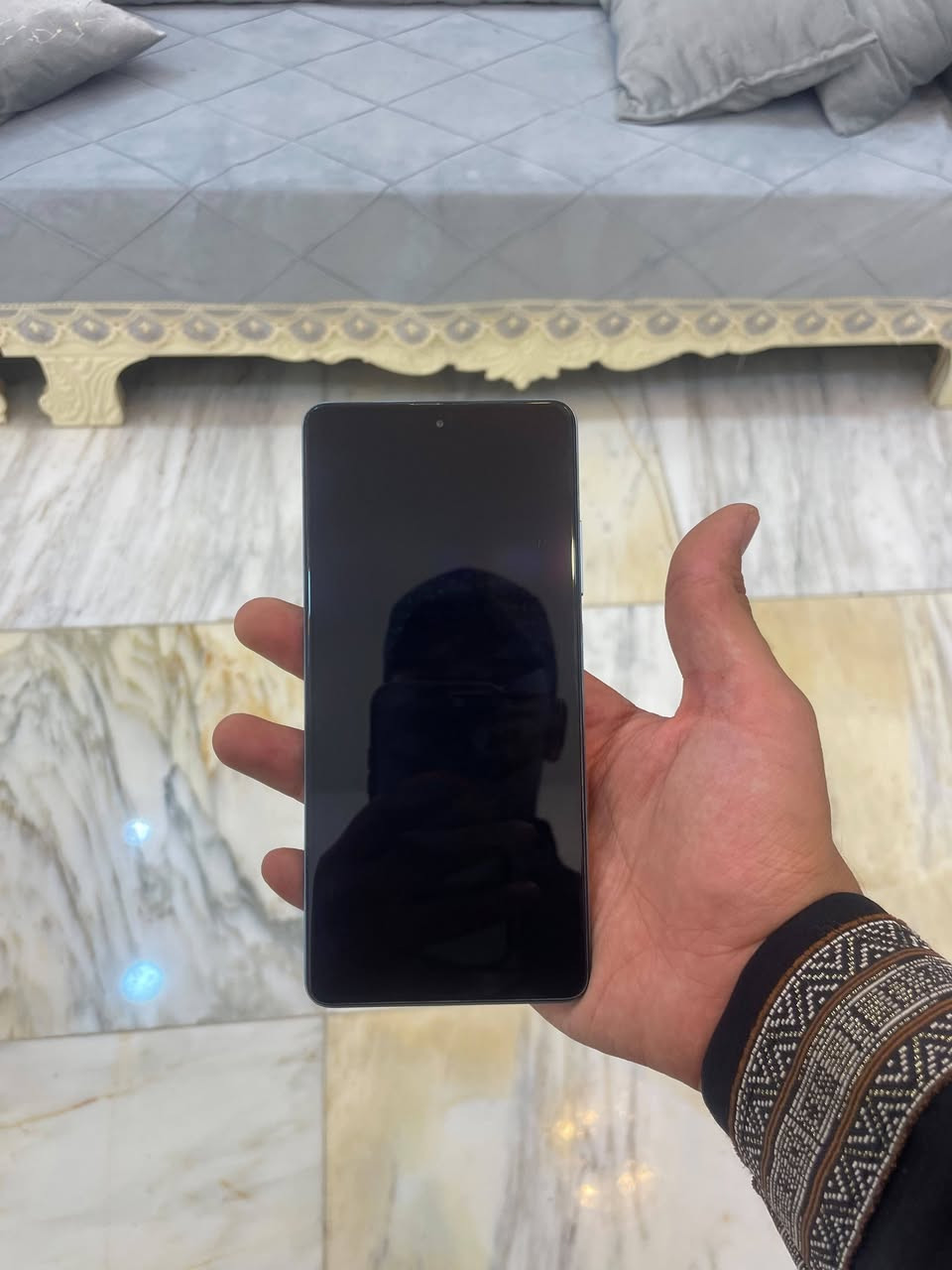 ريدمي نوت 12 برو بلص 5G
الذاكره 256 العشوائي 16
الشاشة سوبر امولد
الكامرا 200 ميگا 
 البطاريه 5000
 الشحن 120 واط
بدون ملحقات
السعر 275 
    مكاني نجف خان النص الحيدرية عمود 617 طريق نجف كربلاء توصيل ماعندي
***********
